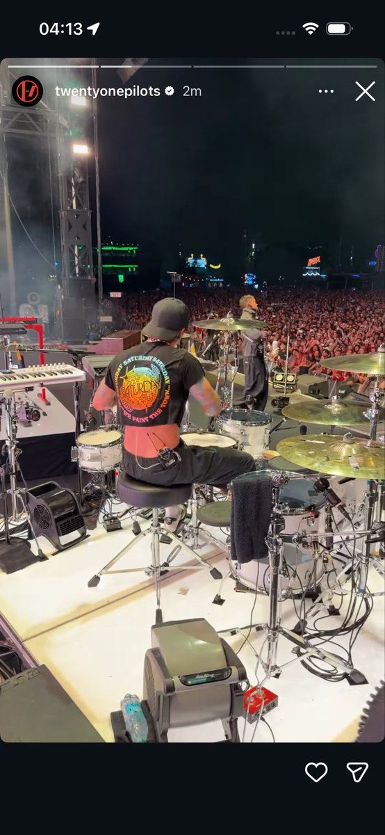 BrittStormeJac's tweet photo. Is it just me or is Josh shirts getting more and more cropped each show https://t.co/y1FnfxAM2V