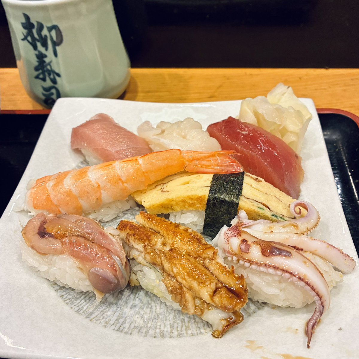 TokyoCharumera's tweet photo. 柳寿司 @調布

近所のお寿司屋さん
握りランチセット

素敵な土曜日のお昼時😋
🍣(*´ω｀*) https://t.co/WOA2atBfSe