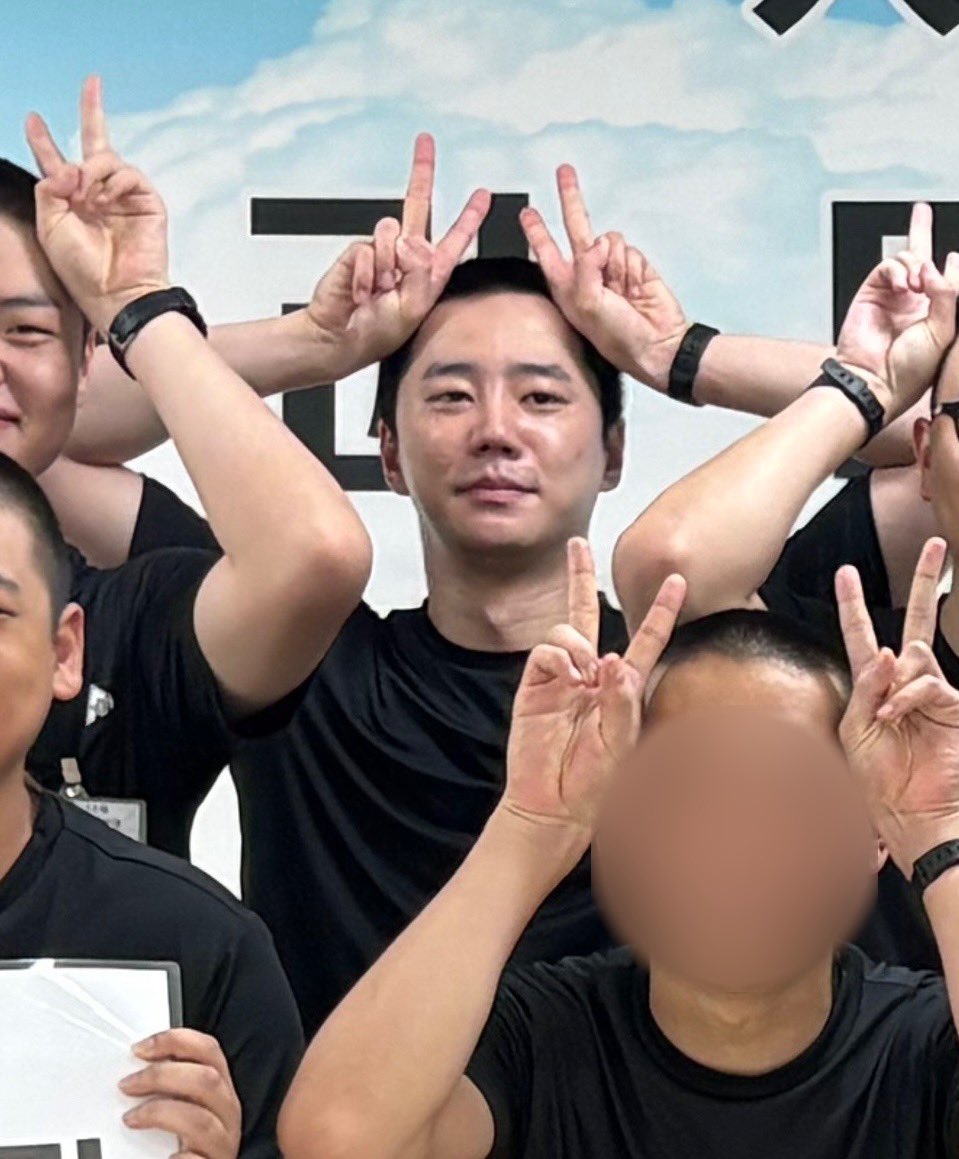 c0olx2's tweet photo. 비교하니까 확실히 잘지내고 잇는게 보임 ㅋㅋㅋ

저번주                                       이번주 https://t.co/kYt3NMNRq2