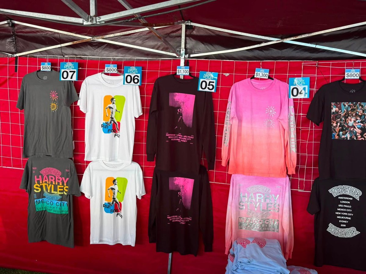 all_new_merch's tweet photo. Official Harry Styles merch from GNP Stadium in Mexico City is here! 🍉✨ Check out image for a peek at the exclusive tour tees & long-sleeves. 🪩🕺
#HarryStyles #TogetherTogetherMexicoCity #HarryStylesMerch #HSMX
Check the product via the link in bio. https://t.co/3kOouRAe3P