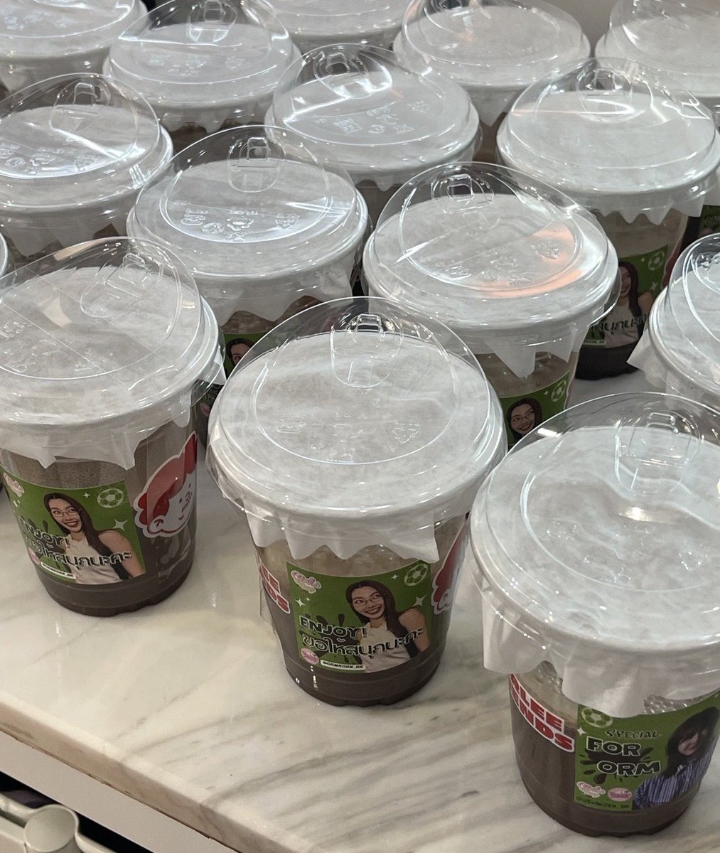 OrmKorn_HK's tweet photo. 🍫 𝗖𝗵𝟯 𝗚𝗶𝗿𝗹𝘀 𝗖𝘂𝗽 𝟮𝟬𝟮𝟲 ｜ 𝗜𝗰𝗲𝗱 𝗖𝗵𝗼𝗰𝗼𝗹𝗮𝘁𝗲 𝗦𝘂𝗽𝗽𝗼𝗿𝘁 𝗳𝗼𝗿 𝗲𝘃𝗲𝗿𝘆𝗼𝗻𝗲 🍫

Today is the day! For all the girls,please enjoy the signatures iced chocolate 💚🩷

𝑻𝒉𝒆 𝒔𝒑𝒆𝒄𝒊𝒂𝒍 𝒄𝒓𝒂𝒇𝒕 𝒄𝒉𝒐𝒄𝒐𝒍𝒂𝒕𝒆 𝒋𝒖𝒔𝒕 𝒇𝒐𝒓 𝑶𝒓𝒎 𝑶𝒓𝒎 🥰 they have place at separate box with different sticker 😆

Enjoy the treats, have fun, please don't get hurt! ❤️⚽️🏀

Sponsored by Sunday SL 🤟🏻

#GirlsCup2026 
#Ormkornnaphat #ออมกรณ์นภัส