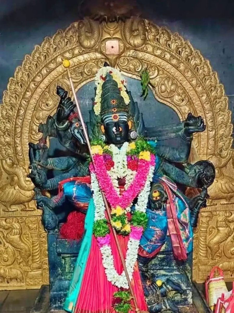 dhayah1976's tweet photo. இன்று சனிக்கிழமை காலை சிறப்பு அலங்காரத்தில் பளபளக்கும் ஊதா நிறப் பட்டு உடுத்தி அழகிய திருமுகத்துடன் ஆனந்த தரிசனம் தருகிறாள் என் அன்னை #மேச்சேரி_ஶ்ரீபத்ரகாளி_அம்மன் அருள் அனைவரும் பெறுக 🙏🔱🙇‍♀️ https://t.co/78CEuKrWaq