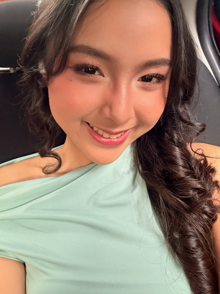 __raire's tweet photo. Happy Weekend ✨💫

#RaiofSunshine #idol #oneproductionhouse #weekend #vibes https://t.co/eo9NnZsl5k