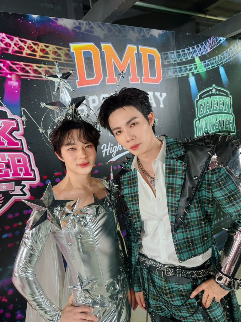 AfternoonZeeNew's tweet photo. คุณหัวหน้าทีมสุดหล่อ กับผู้เชิญรางวัลสุดสวย เขาดูเหมาะสมกันมากเลยนะคะ 👉🏻🤭👈🏻

ZEENUNEW x ZON SUSU 
#กีฬาสีซีนุนิวสุดเจ๋ง

DOMUNDI SPORTS 2026
#DMDSportsDay2026

@zee_pruk @CwrNew
꒰ #ZeeNuNew #ซนซน ꒱ https://t.co/QCUocw2hky