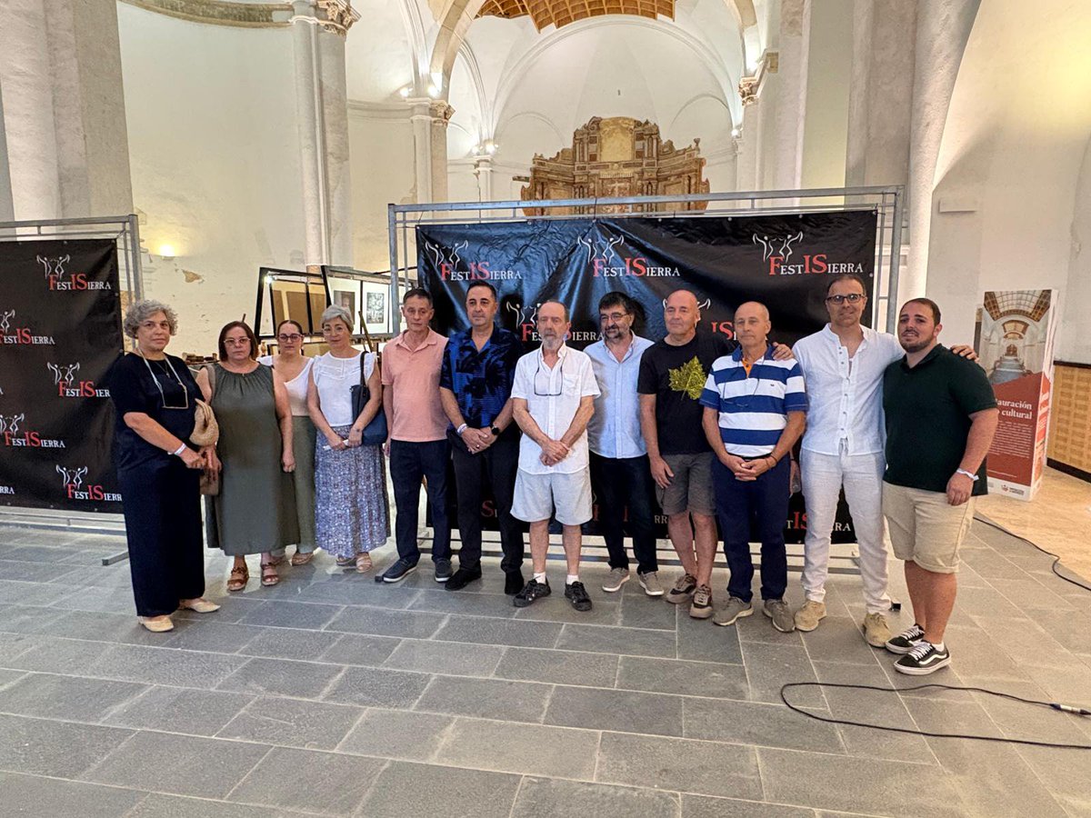 FESTISIERRA's tweet photo. Inauguración del apartado expositivo!

#yoVoyAlFIS https://t.co/b1Ocs6JIe9