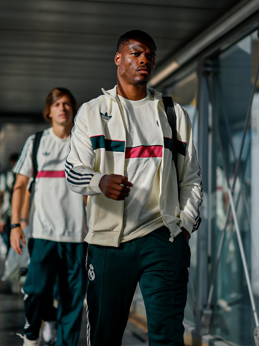 realmadriden's tweet photo. 📸🛫👋
@adidasfootball https://t.co/sWl7zHcCN0