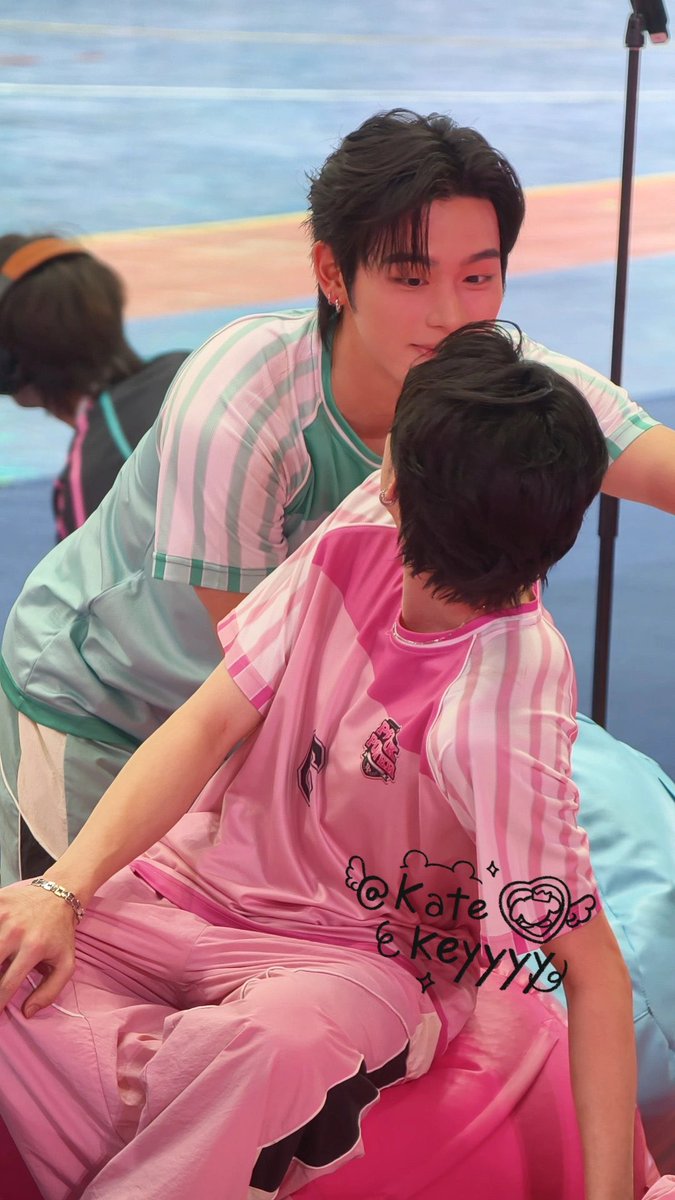 sxhinx's tweet photo. รัย!!! https://t.co/eAi6yIVwJS