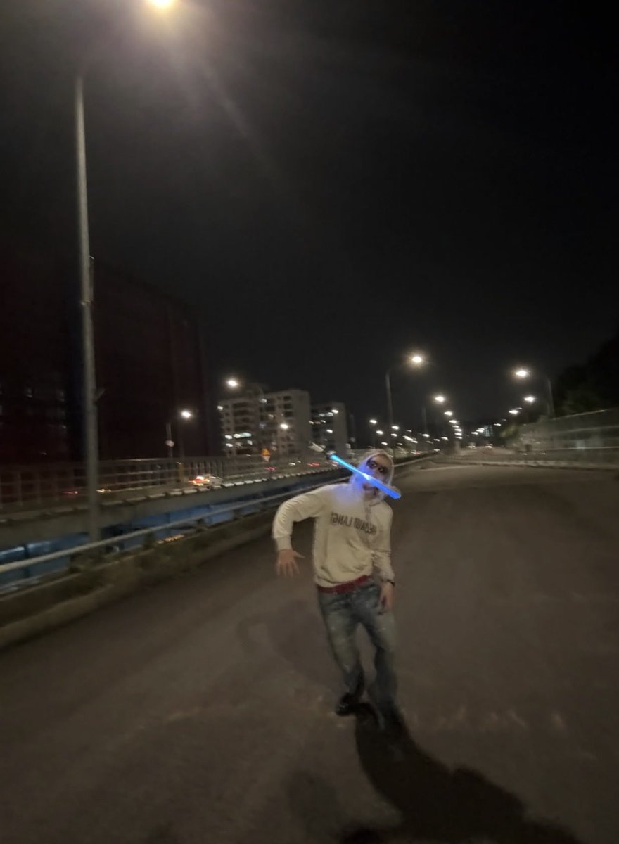 ahnlogs's tweet photo. same guy, btw https://t.co/5jhOm0w4fw