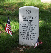 ustonymc's tweet photo. On 1-27-45 Audie Murphy single handedly held off 145 German soldiers for an hour at the Colmar Pocket in France then led a counterattack while wounded &amp; out of ammo earning him the Medal of Honor. He was the most decorated soldier of WWII.

American legend! https://t.co/Lkgn8CuDiB