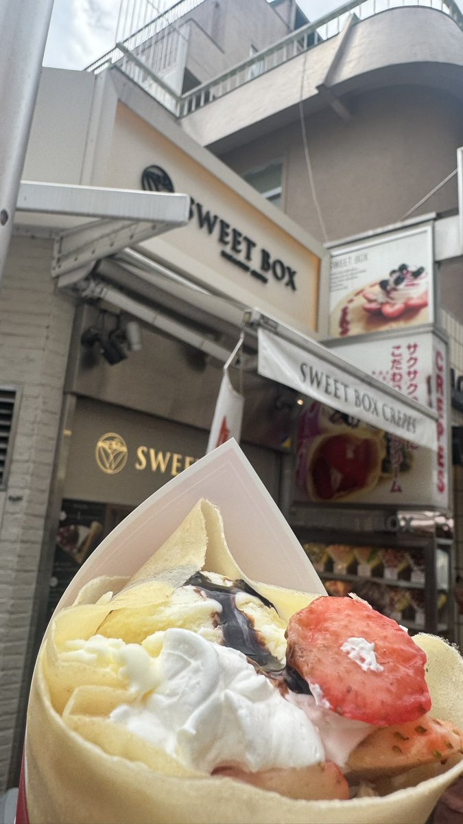 pinkfighty's tweet photo. きょうは🈁❗️
ここでこれ食べるのが夢でした😋 https://t.co/hjdXmqkTXS