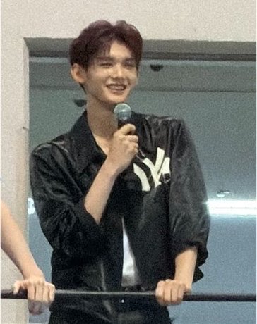 keyetao's tweet photo. JO DYED HIS HAIR RED OMGGG 😭😭 https://t.co/CiN4ddrRon