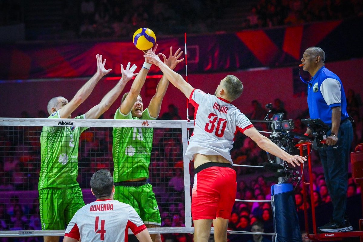 CEVolleyball's tweet photo. 🇵🇱 Poland are through to the Men’s #VNL2026 Final! 🔥🏐
A commanding semifinal victory over 🇸🇮 Slovenia books their place in the title match. 👏

📸 @volleyballworld

#Volleyball #EuropeanVolleyball #CEV https://t.co/XAy1aFGCvo