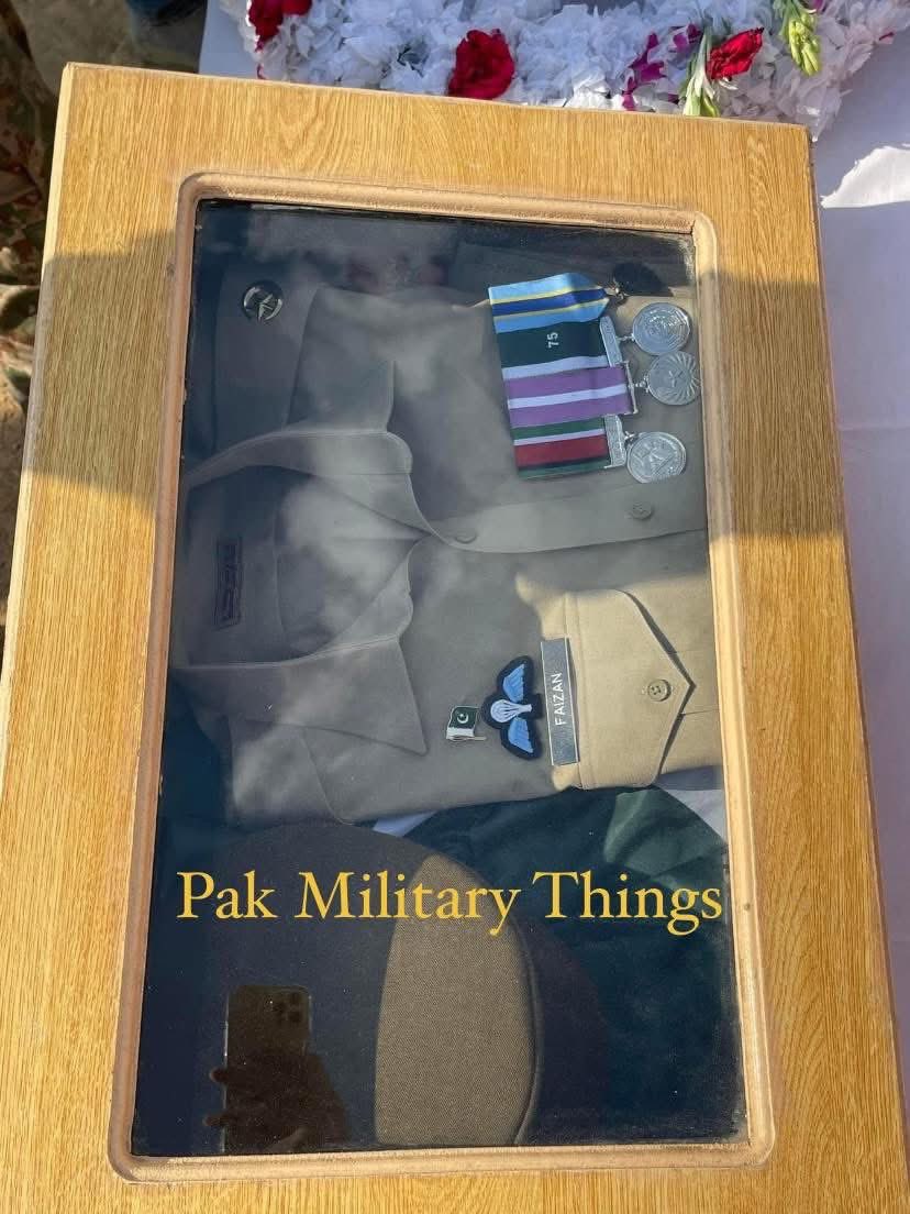 PakMilitary132's tweet photo. Remembering Maj Faizan Ikram Shaheed on his 2nd martyrdom anniversary 

On 01Aug24, he met with a fatal accident in Northern Areas. He was son of Lt Col Ikram Ul Haq (R), 65 PMA L/C, ASC. 

- Maj Faizan Ikram Shaheed 
- 126L/C ex 4C/Pl Comd PMA

#Lahuukiroshni #pmt #pakarmy #ispr https://t.co/SK1reprOkk
