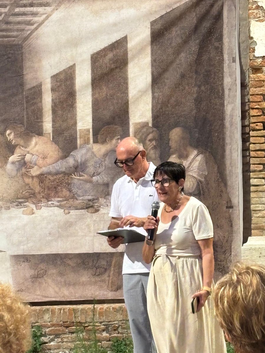 NuovaScintilla's tweet photo. 1/8/26. SOTTOMARINA. Presentata e inaugurata ieri sera nello spazio dell'antica chiesa di S. Martino “TRA LE PIEGHE DELL’ANIMA”, la mostra eucaristica su “Il Cenacolo” di Leonardo Da Vinci. E' seguita una prima visita guidata. Aperta fino al 16/8 dalle 20.30 alle 22.00.(v.FB) https://t.co/S26goUCS6M