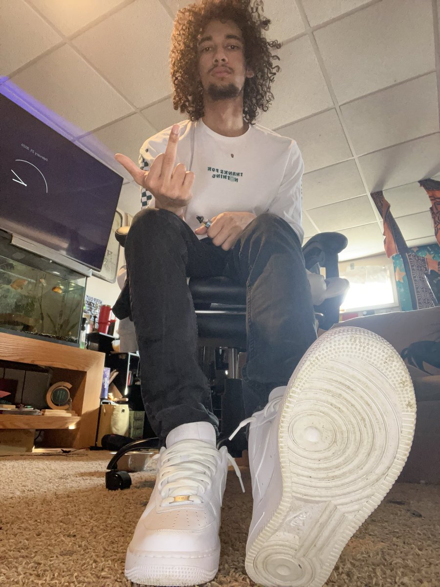 mastertroyyy's tweet photo. You didn’t stop because of my face—you stopped because these soles own your attention. 👣💸 Every second you spend staring without sending is another reminder that you’re behind. I don’t care about compliments. I care about cash. Open your wallet, send your tribute, and prove you’re more than another broke spectator. 💰😈