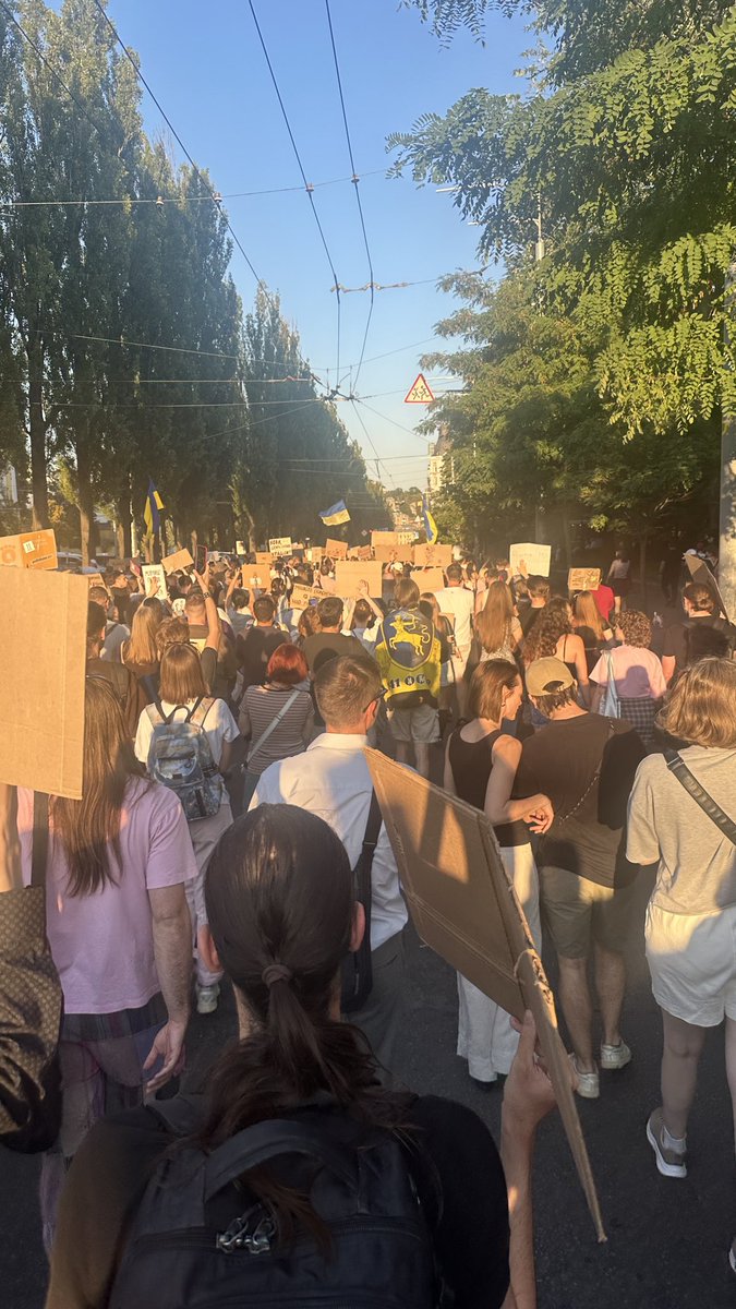 MalvyTsvit's tweet photo. …єдиним джерелом влади в Україні є народ. Народ здійснює владу безпосередньо...
Народ вимагає повернути Федорова в МО! https://t.co/DbIcB6FRno