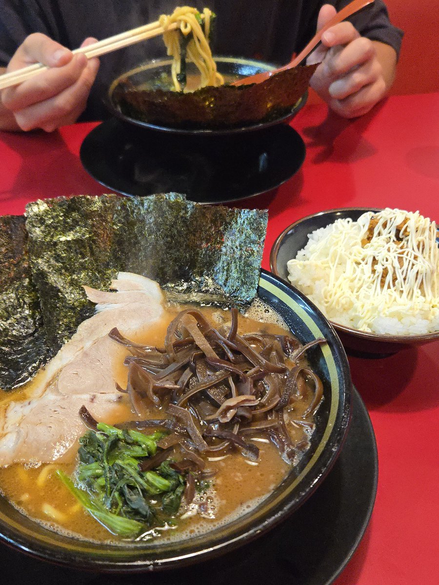 pote_poteto2's tweet photo. 先週の土曜から数えると3回目というのは嘘でして、、、 https://t.co/wom55Q5IZA