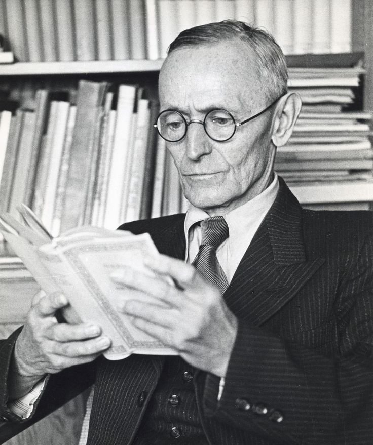 sadece_1soz's tweet photo. Her insanın tek bir
gerçek işi vardır:
Kendine giden yolu
bulmak.

- Herman Hesse https://t.co/JEuU96OBpX