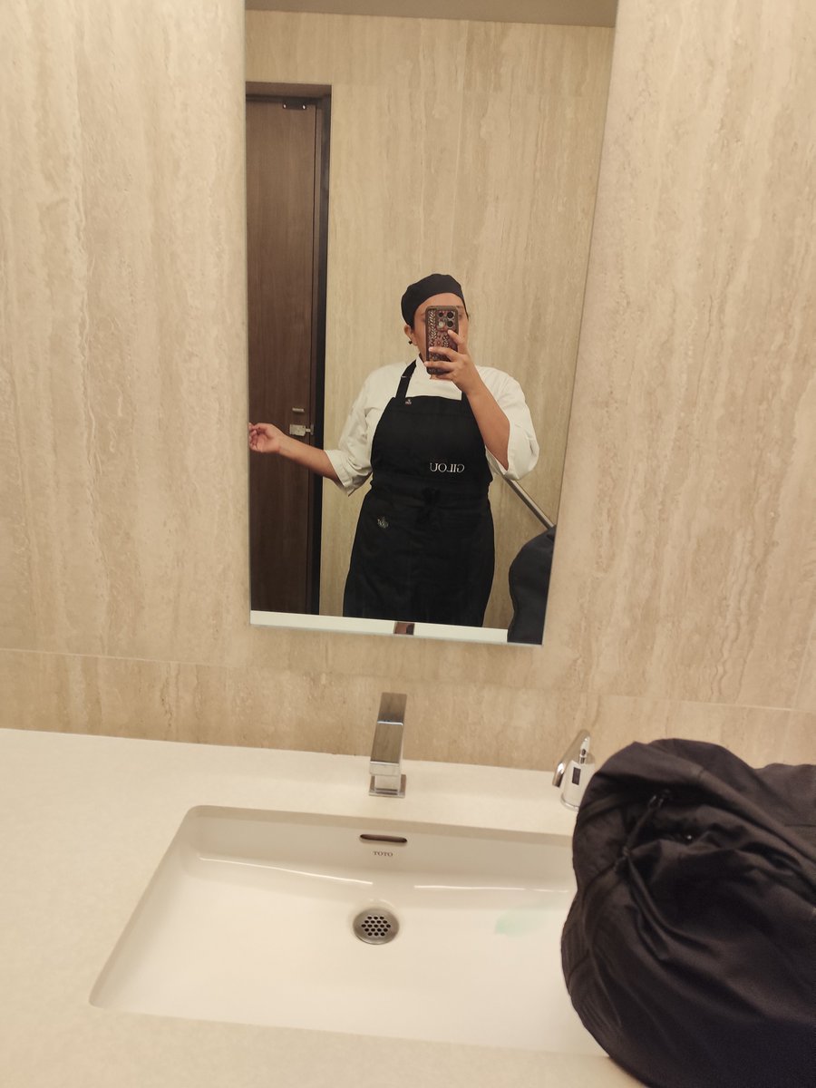 ItsNathRusher's tweet photo. Si tienen oportunidad de trabajar en una cocina, huyan por su vidaaaaaa🫥😶‍🌫️🧟‍♀️ https://t.co/yulNVHcGzU