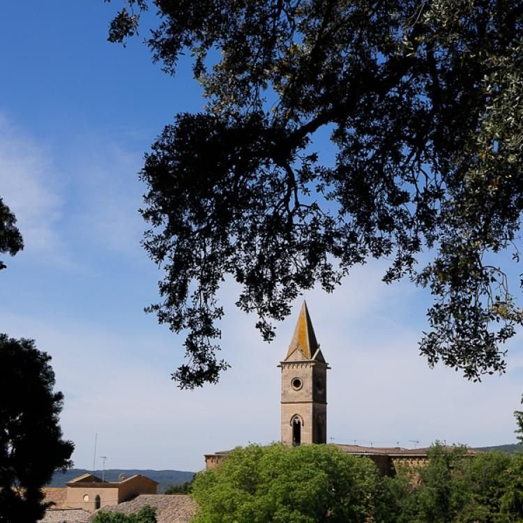 mavellanes's tweet photo. És temps de pausa, de viure, d'estar present en tu i amb els teus. Hi ha una manera diferent de fer vacances i és cercar un lloc i un temps per a tu. #monestirdelesavellanes l'estiu a casa https://t.co/REH1ZYIAnt