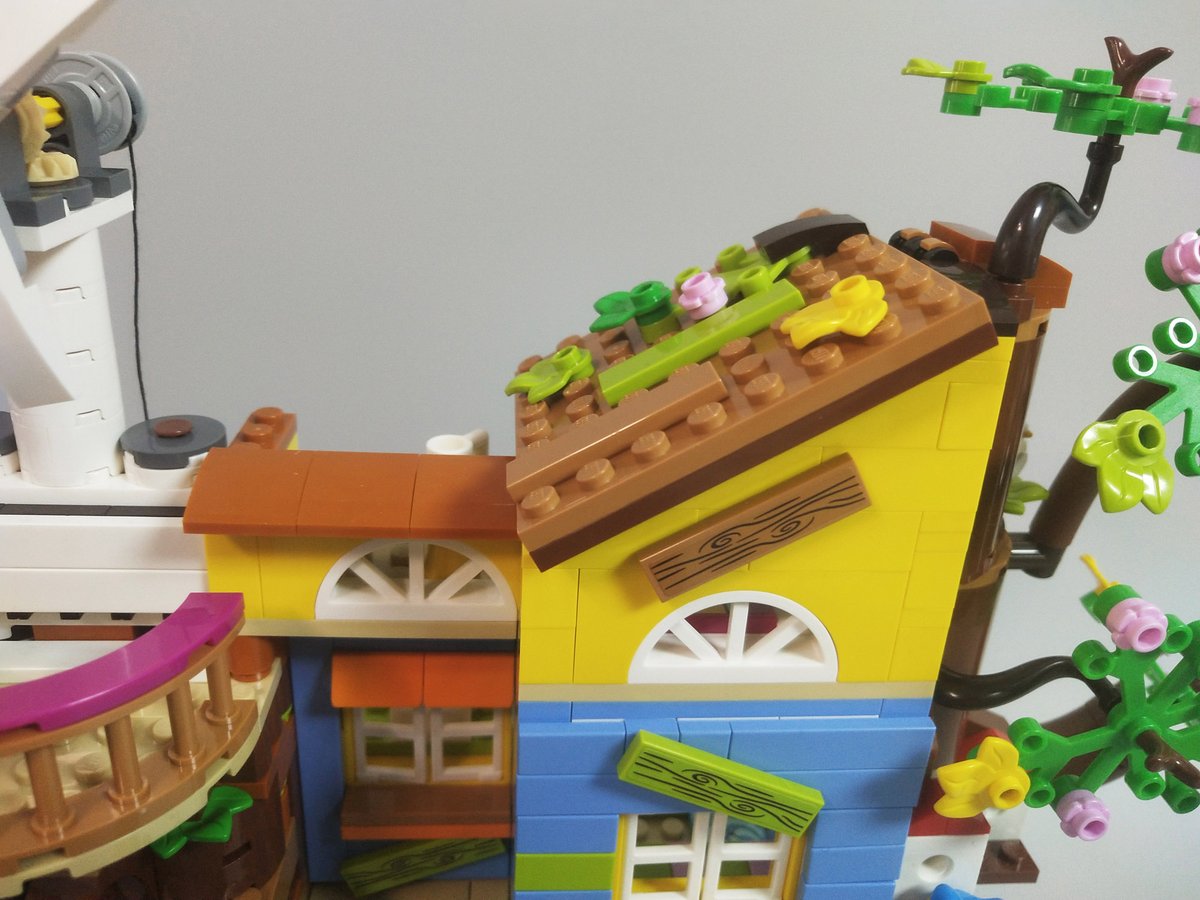 JeraldCiamb2's tweet photo. Lego treehouse building with my mini me today! Messy hands, big laughs, and tiny architectural dreams come true.  #亲子互动 #FamilyFun https://t.co/WDpGJoERcp