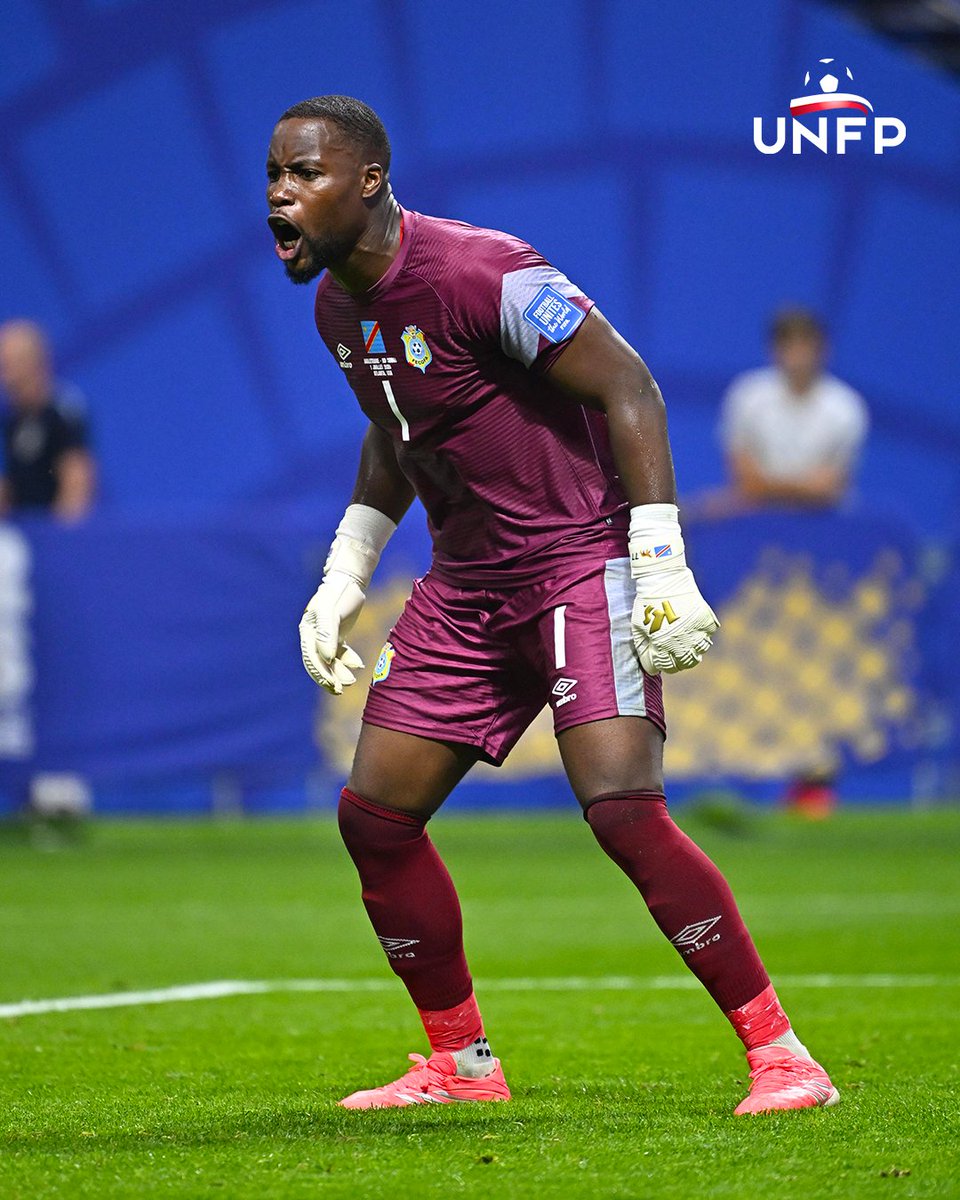 UNFP's tweet photo. 🎂 Joyeux anniversaire @parigoLion  !

Le gardien du @HAC_Foot  fête ses 32 ans ce samedi. Un anniversaire spécial pour l'un des héros de la dernière Coupe du monde, et un membre engagé de notre comité directeur.

Sur le terrain comme en dehors, Lionel s'investit sans relâche pour l'amélioration des conditions de travail de tous les footballeurs, avec la même intensité que celle qu'il met dans ses cages.

Toute l'équipe de l'UNFP te souhaite un très bon anniversaire, Lionel 🎉