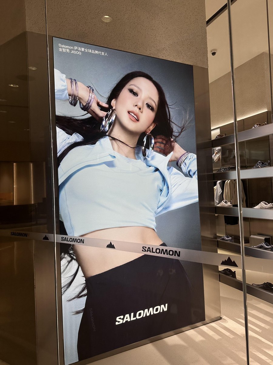 xuerongtu_'s tweet photo. A different feeling！！

#JISOO https://t.co/6AiBrWztBv