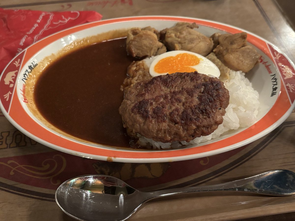 S_inu_1's tweet photo. えみりんが、外で食べるカレーについて語ってくれるの助かる（？）美味しいよね、必ず食べる🍛 https://t.co/av0YrSKfNn