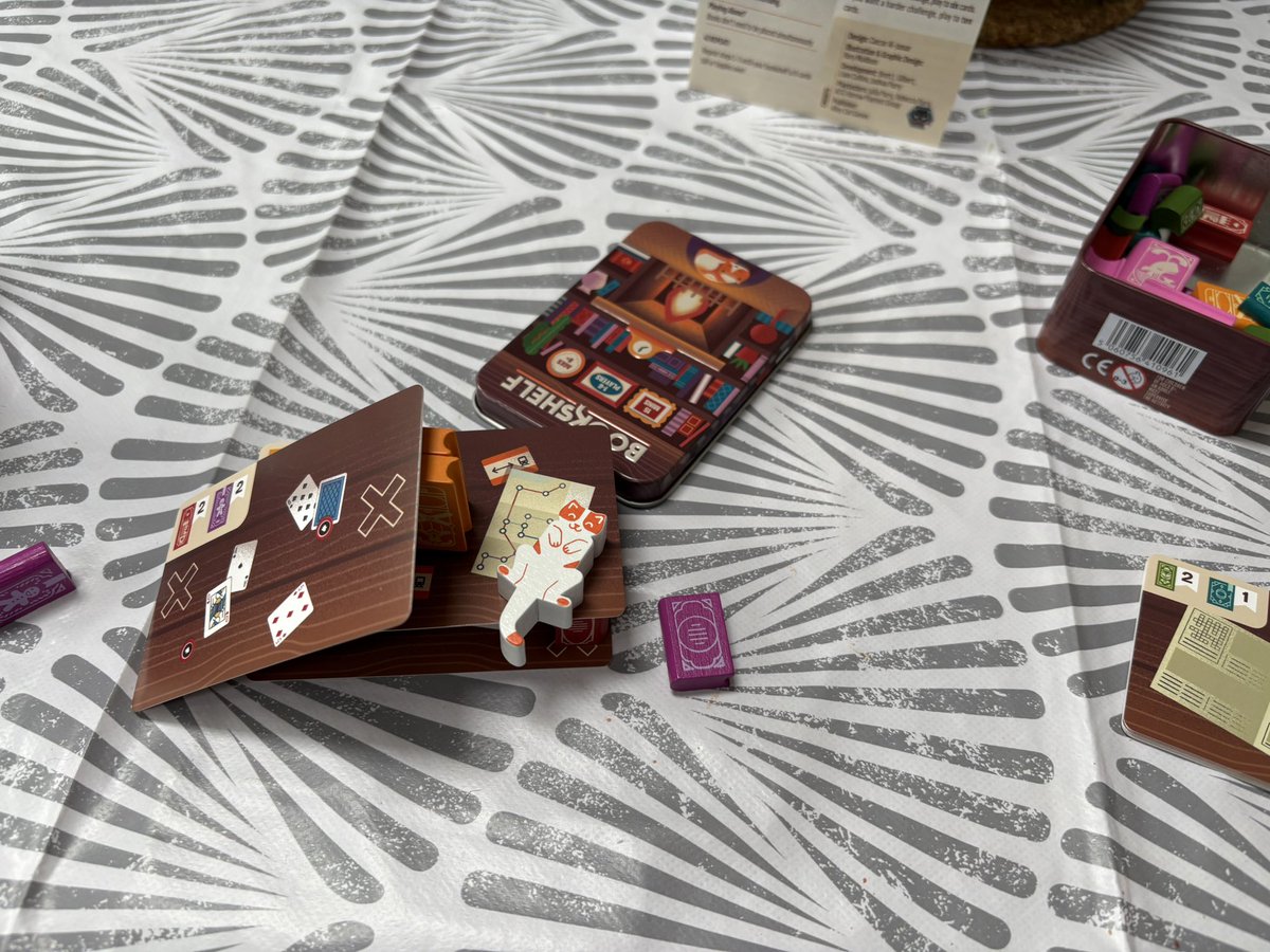 Snotlady5's tweet photo. This game is incredibly cute & can be played individually or as a group. Definitely one for popping in your bag when out for a trip with the kids or if you’re having a cheeky pint or 2 at the pub. I’m rubbish at balancing games but they do make me giggle!
#BoxGames https://t.co/NAnceOzl3r