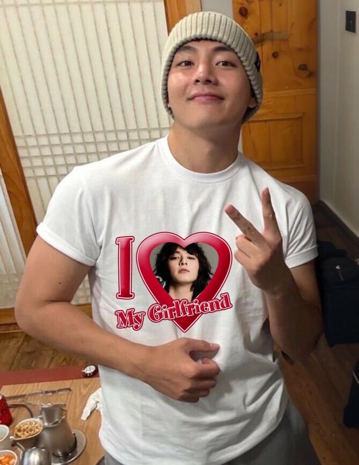 veekxy's tweet photo. happy gfs day sa magandang gf ni taehyung na si jungkook https://t.co/sigNoE6JSM
