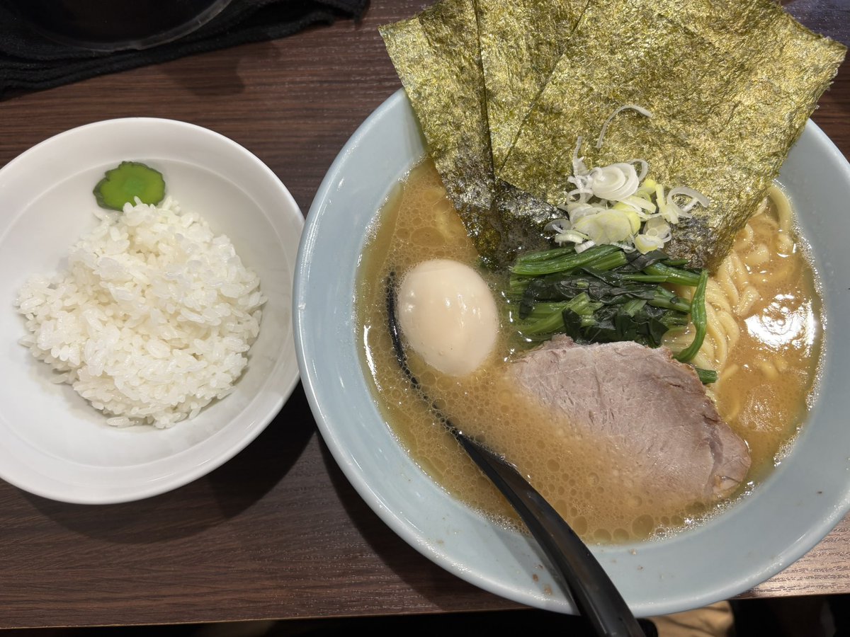 _YOFUKASHI_1979's tweet photo. 本日の麺活
らーめん侍 https://t.co/DX7s8YQ4uo