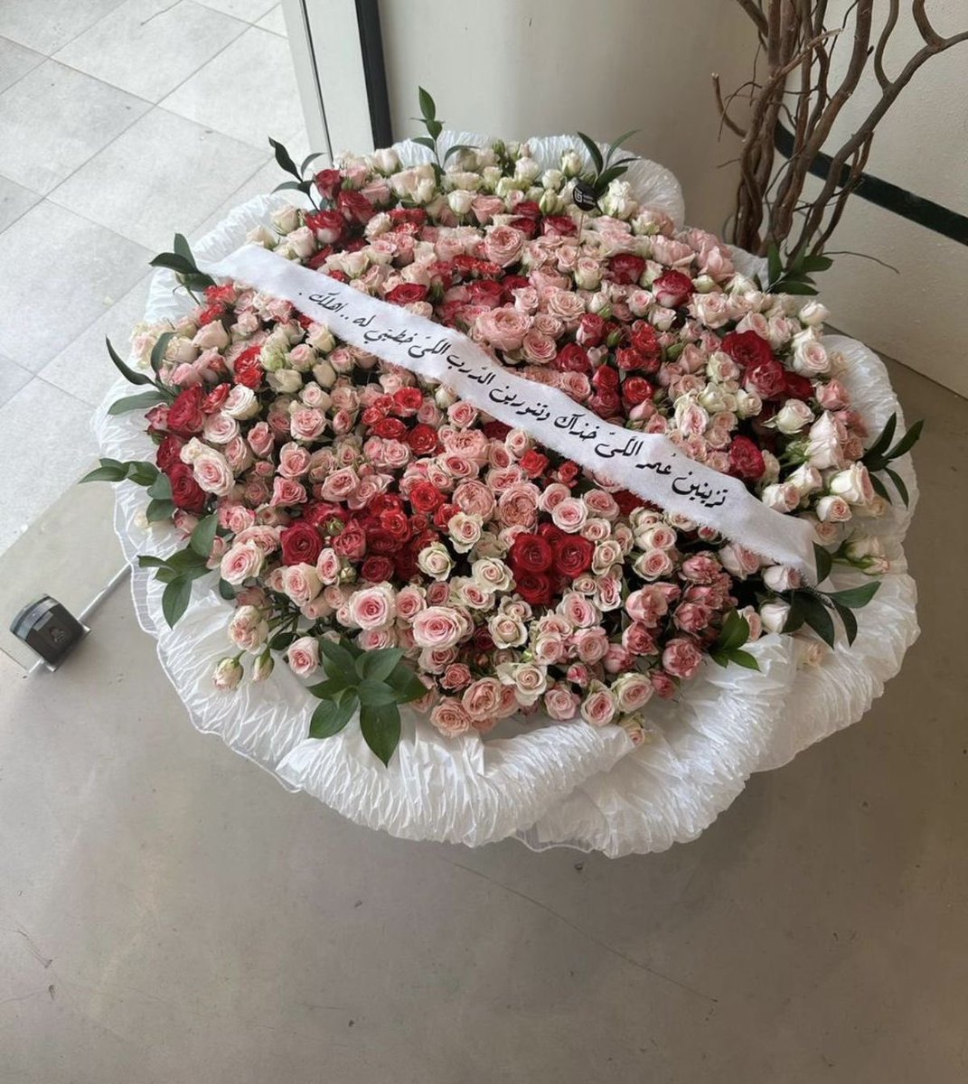 331p_'s tweet photo. وش افضل عبارة لي باقة الخطوبه؟ 
اذا كان تقليدي .. وعندكم الباقه معه فلوس ولا https://t.co/aIi0QIzHok