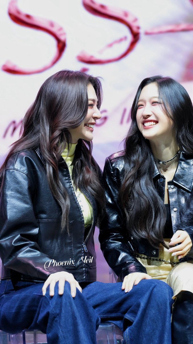 Fayeyokoluv's tweet photo. My 2 happiness 😊 
@malisorn00
@atomprys

#FayeAtom1stFMinManila
#FayePeraya #ฝ้ายพีรญา
#FayeAtom #ฝ้ายอะตอม
#AtomPariya #อะตอมปริยะ https://t.co/47mBxImHmr