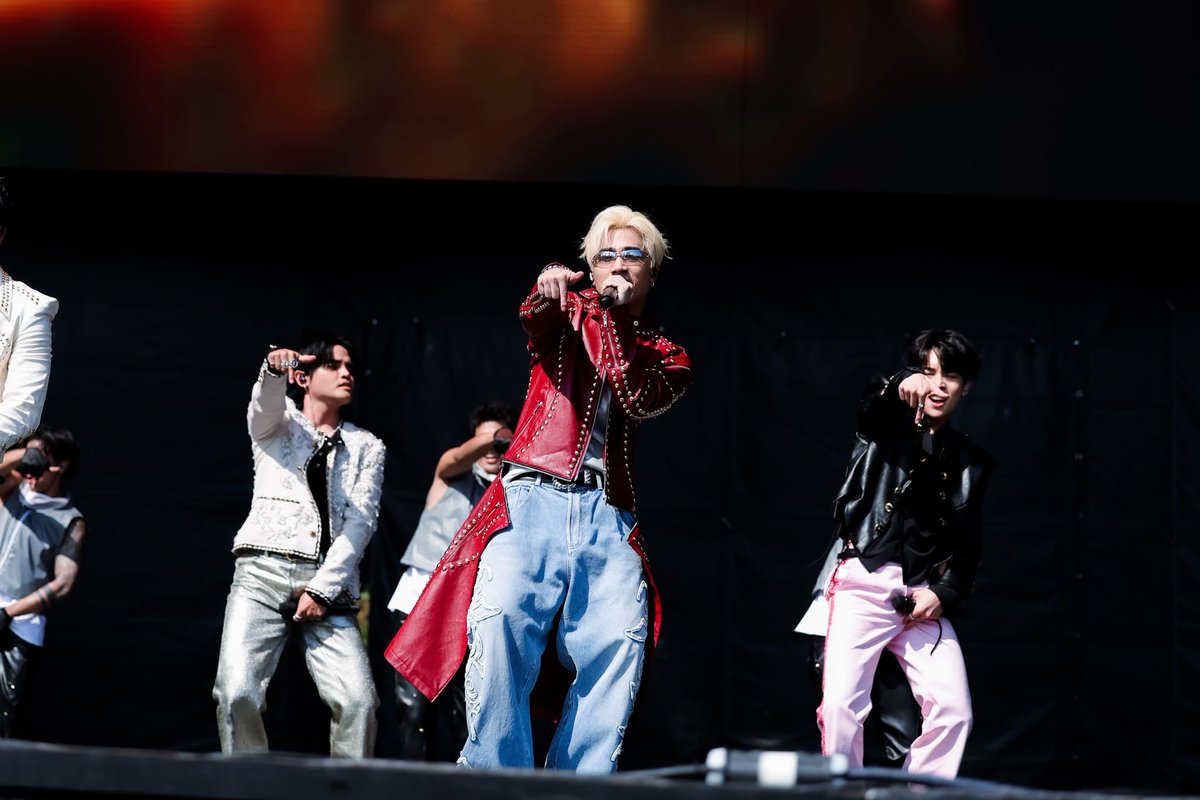 News5PH's tweet photo. 'IT'S FOR EVERYONE WHO BELIEVED IN US'

Nag-share ang P-pop sensation na SB19 ng ilang kuha matapos ang historic performance nila sa Lollapalooza sa Chicago, USA.

Sila ang kauna-unahang Filipino act na nagtanghal sa prestihiyosong music festival.

"We never imagined we’d one day perform on a global stage and represent the Philippines."

"Yesterday was proof that dreams grow bigger when you believe in yourself and the people who believe in you."

📷: SB19/Facebook