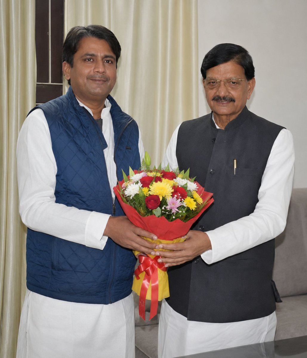 KumarAshishINC's tweet photo. विधान परिषद में पार्टी के नेता, सरल एवं सौम्य व्यक्तित्व के धनी, बिहार कांग्रेस के पूर्व अध्यक्ष अभिभावक स्वरूप आदरणीय @DrMadanMohanJha जी को जन्मदिन ���ी बधाई एवं हार्दिक शुभकामनाएं।

भोलेनाथ से आपके उत्तम स्वास्थ्य एवं दीर्घायु जीवन की कामना करता हूं। https://t.co/XrtABsjLbA