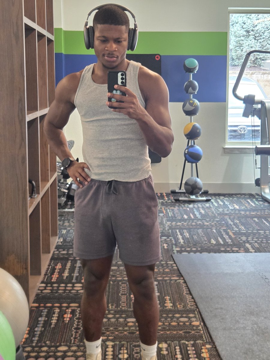 Lyndo_g's tweet photo. don't know where to post the gym pics so why not here https://t.co/5ufFrcoOs7