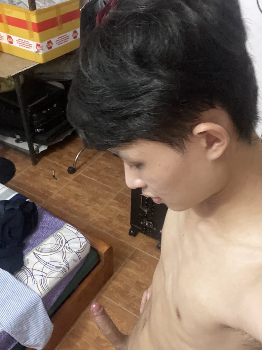 TuanVu954772's tweet photo. Sg ai đi chơi hogg, chán quá nàa https://t.co/q4TQfuF2M1