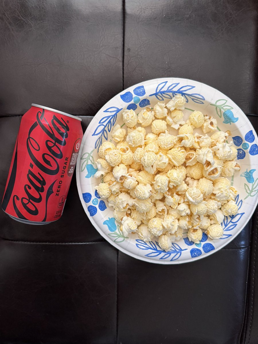 coindaydream's tweet photo. eats - 1,032 cals https://t.co/1CANNY5lGr
