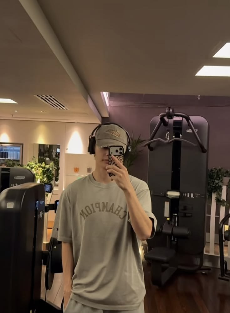 _k_thv_'s tweet photo. 스스로에게 너그러워지세요. 8월은 또 다른 기회입니다.

Happy August 🌻 https://t.co/ZdIa9i3FXW