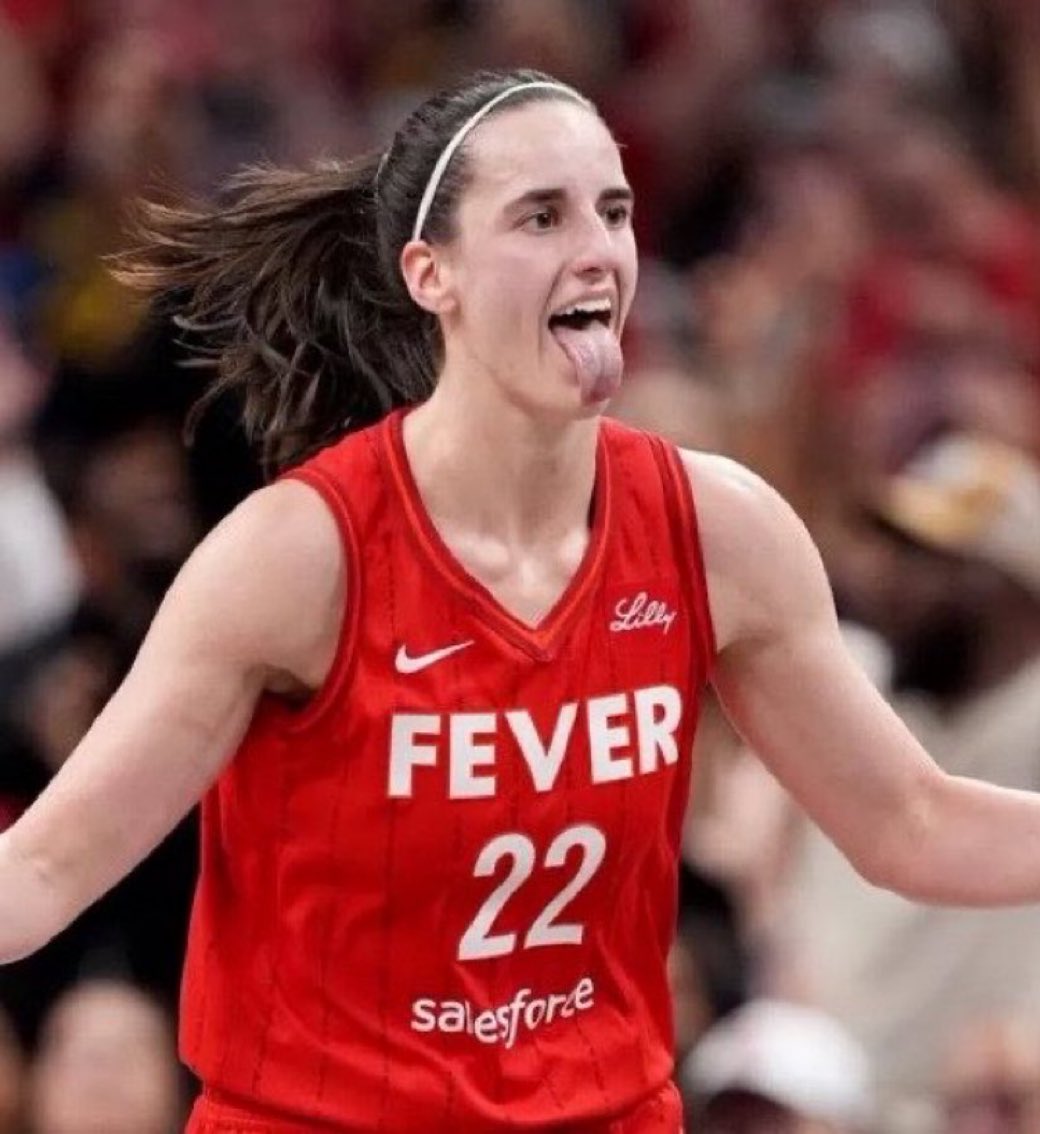 TheHoopCentral's tweet photo. CAITLIN CLARK TONIGHT:

26 POINTS 
10 REBOUNDS 
10 ASSISTS 
2 STEALS 
1 BLOCK 
5/9 FGM
2/5 3PM
14/17 FTM
+23 +/-
34 MINUTES https://t.co/FJaFRgDYLy