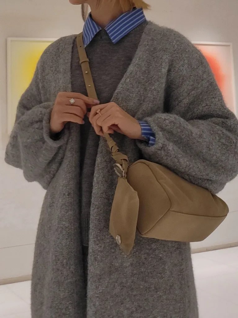 spingxx's tweet photo. mur rubi bag 👒🌟 

size : 23.5 x 12 x 7.5 cm + wallet : 15.5 x 11

☑️ ลดเหลือ 950.- free ems https://t.co/VhSoUZEmCi