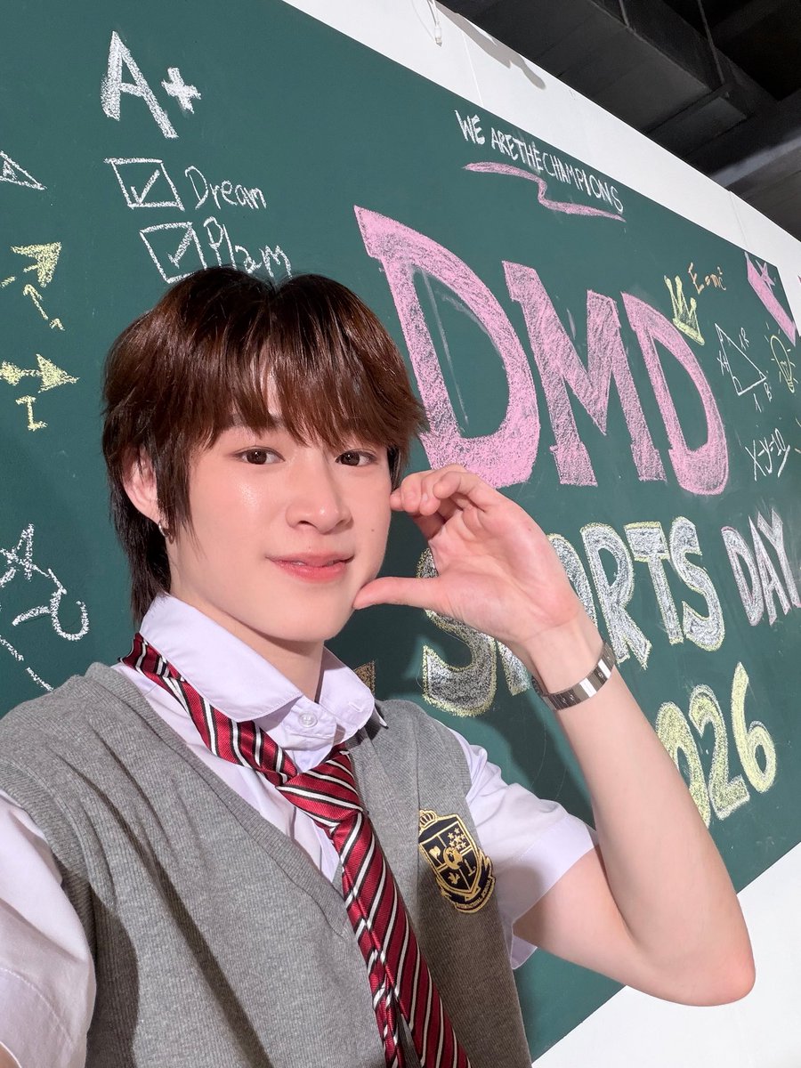 natasittttt's tweet photo. พึ่งเข้าเรียนวันแรกครับ แม่ๆเป็นกัมใจให้หนูด้วยน้าาา 🥺

DOMUNDI SPORTS 2026

#DMDSportsDay2026 https://t.co/1dVsM3SV26