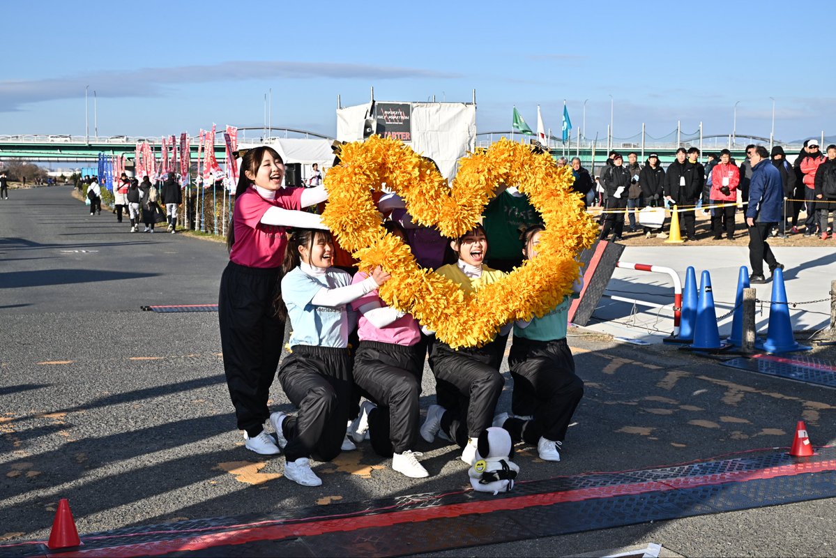 hirakata_half's tweet photo. 本日から「第50回記念」大会のエントリーが始まりました♪
50回目の記念大会🎉
みなさまのエントリーお待ちしています✨
https://t.co/gxfdhPL7Ol

#ひらかたハーフマラソン 
#マラソン大会 
#ハーフマラソン 
#森脇健児 #三津家貴也 https://t.co/aopIkfvH42