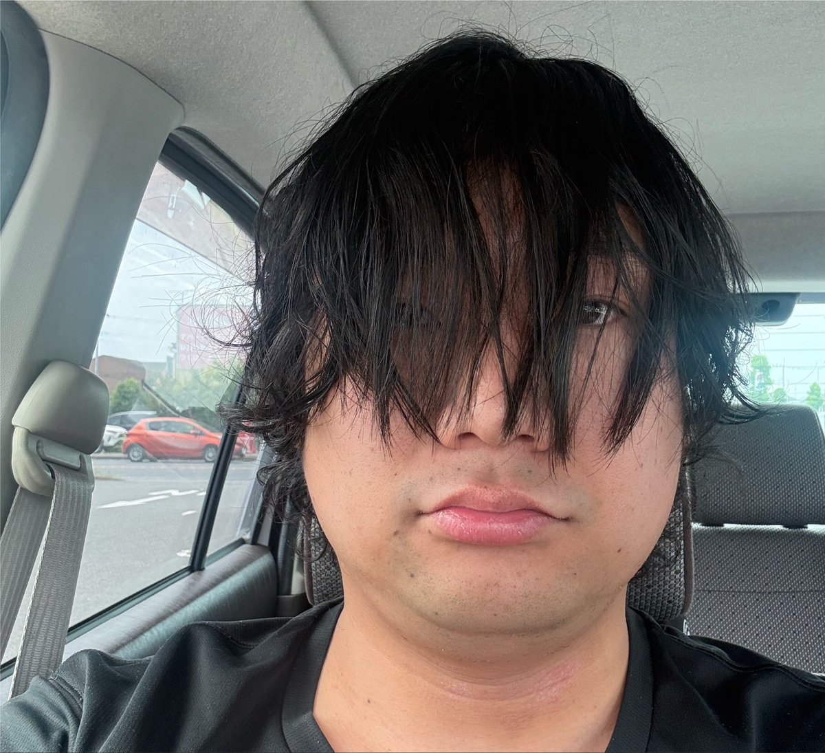 pepepeyangcat's tweet photo. 4ヶ月ぶりにバッサリいきました。

前髪縮毛矯正＋カットで
10450円は安いな。 https://t.co/xwuJpFlR6U