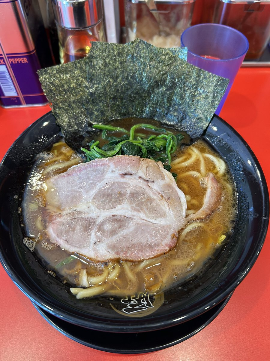 ma0129mi's tweet photo. 病院帰りに、お昼ラーメン食べちゃった😂
麺硬め・味濃いめ‼️‼️

美味しかったぁ〜☺️
白飯が欲しかったぐらいです😆 https://t.co/ONqL2r7ady