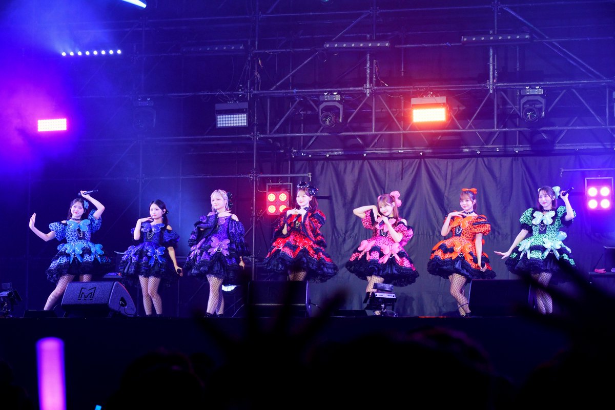 NUMBERSHOT_'s tweet photo. 【CANDY TUNE】

山笠ステージトップバッターはCANDY TUNE🍬
NUMBER SHOT2026に初登場です✨
会場全体をカラフルに彩り観客と一体に！

CANDYTUNEの可愛さ全開のパフォーマンスを受けて
推しの名前を叫ばずにはいられませんでした💖

#CANDYTUNE #NUMBERSHOT https://t.co/Kivx2OUnyU