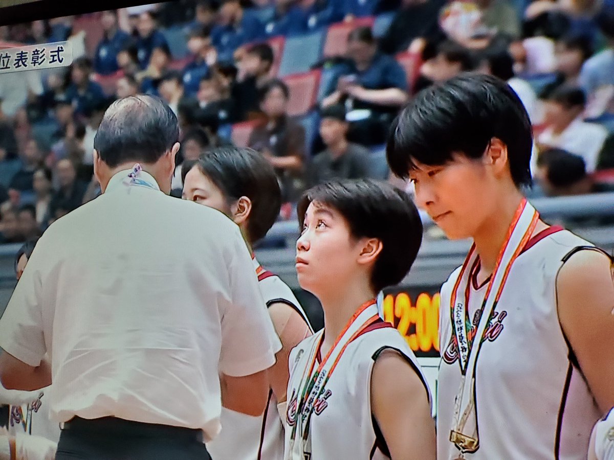 yoshi_peace's tweet photo. 推しは、３位。
冬に向けてリベンジしてほしい。
表彰は、キャプテン松本さん
スティール凄かった。
#大阪薫英 https://t.co/UZawaZDgkS
