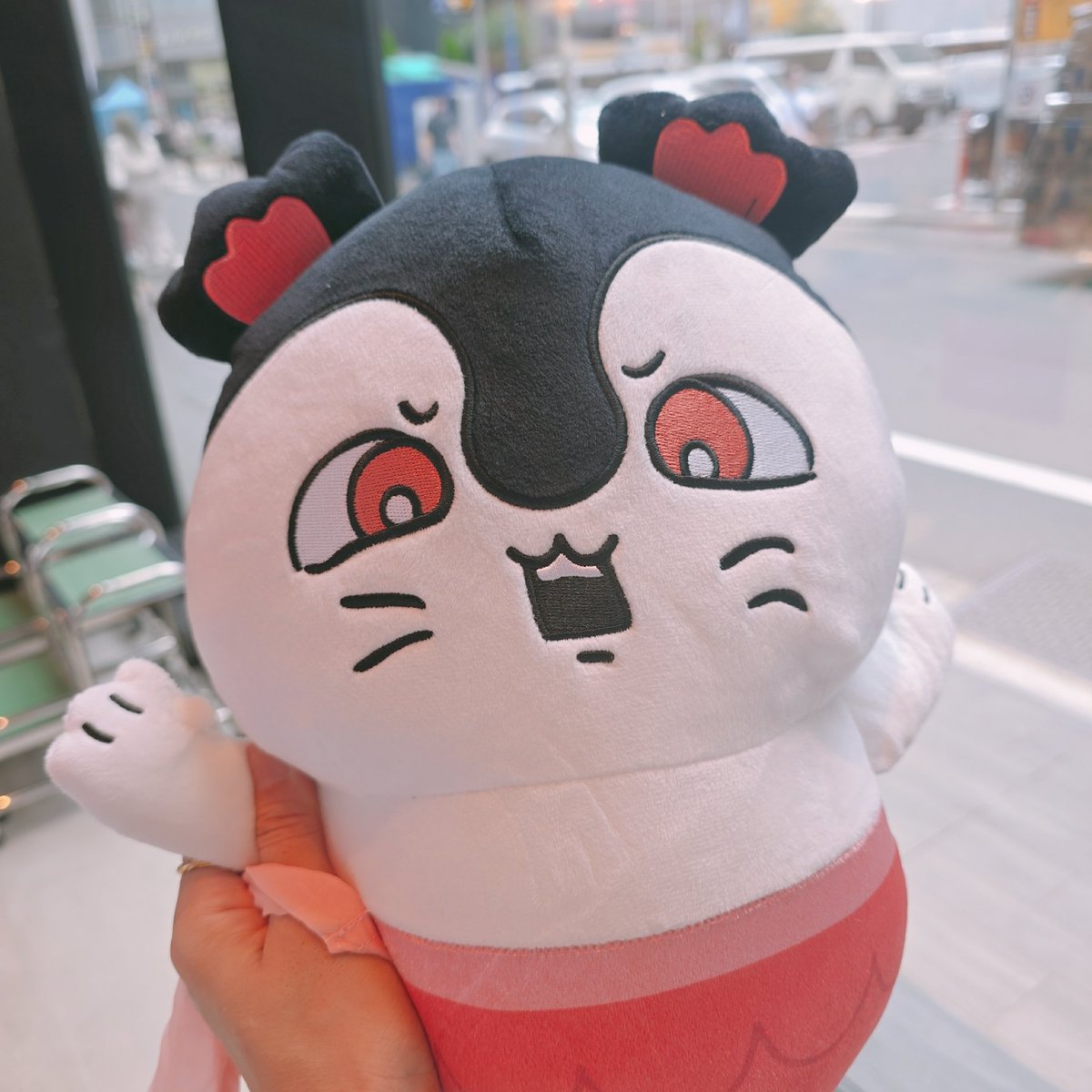 melon_hacci's tweet photo. 100円で取れた！抱いて寝る https://t.co/Dc9Yar0yzV