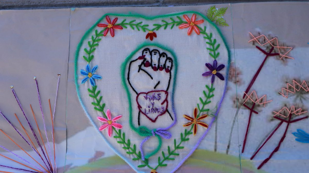 Luz_del_alba_1's tweet photo. Hay encuentros que conmueven profundamente, en mi caso, los que más me conmueven son los que convierten todas las circunstancias en creaciones comunitarias, en oportunidades llenas de amor para las demás. Así fue el #25N en #PILARES, un día para reflexionar sobre la violencia de género. 
#RedDeMujeresPILARES
