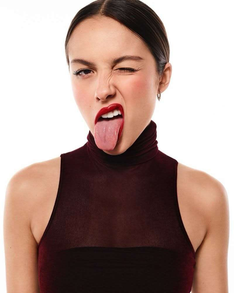 nsfwpayyy's tweet photo. Olivia knows where that tongue is going 😵‍💫😵‍💫😵‍💫😵‍💫 https://t.co/Hy0RLCaxPz